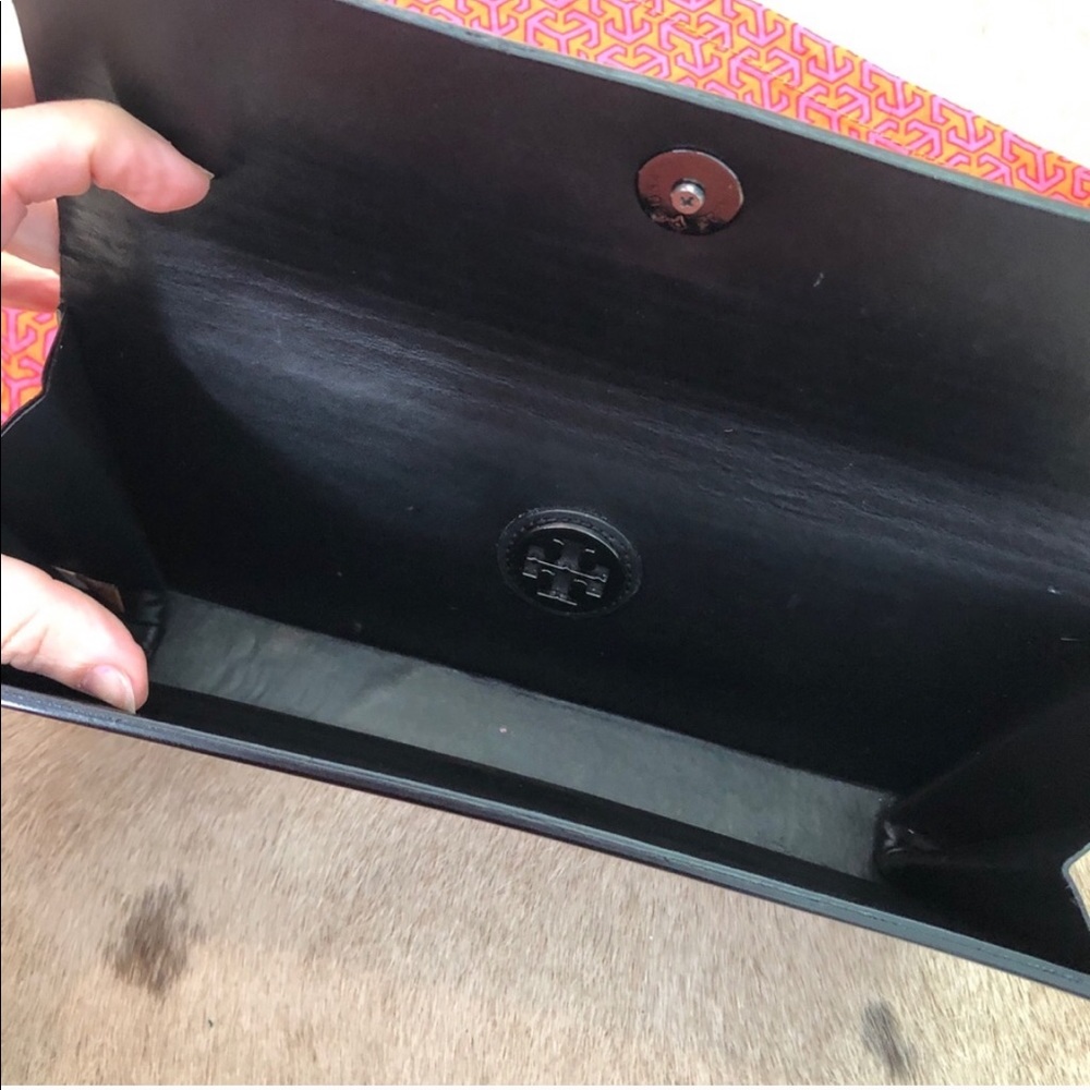 Tory Burch Hard Ribbed Clutch - Picture 4 of 7
